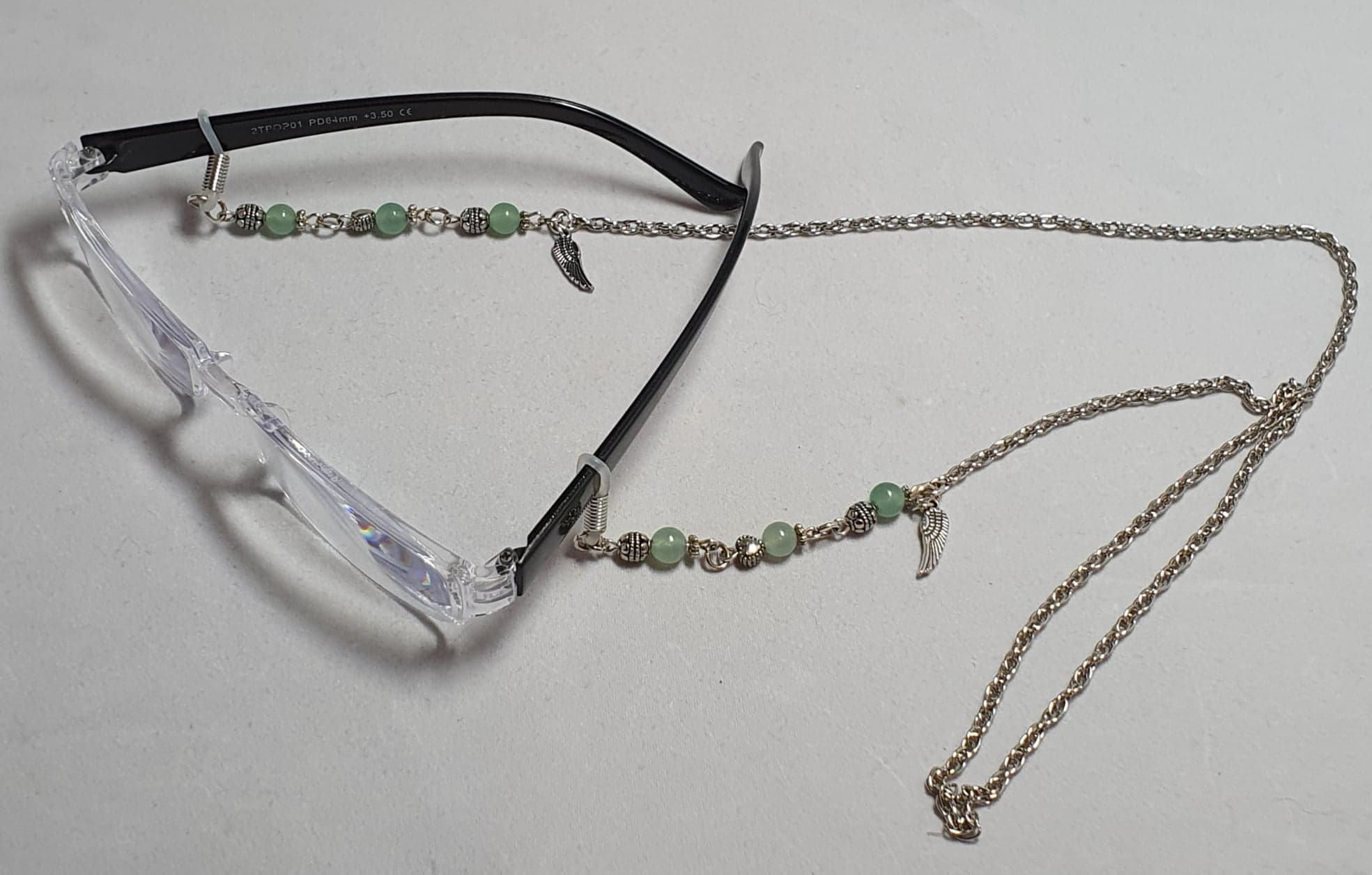 Glasses chain Angel wings and Green Aventurine semi-precious crystal