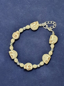 'Skull' theme Howlite crystal bracelet